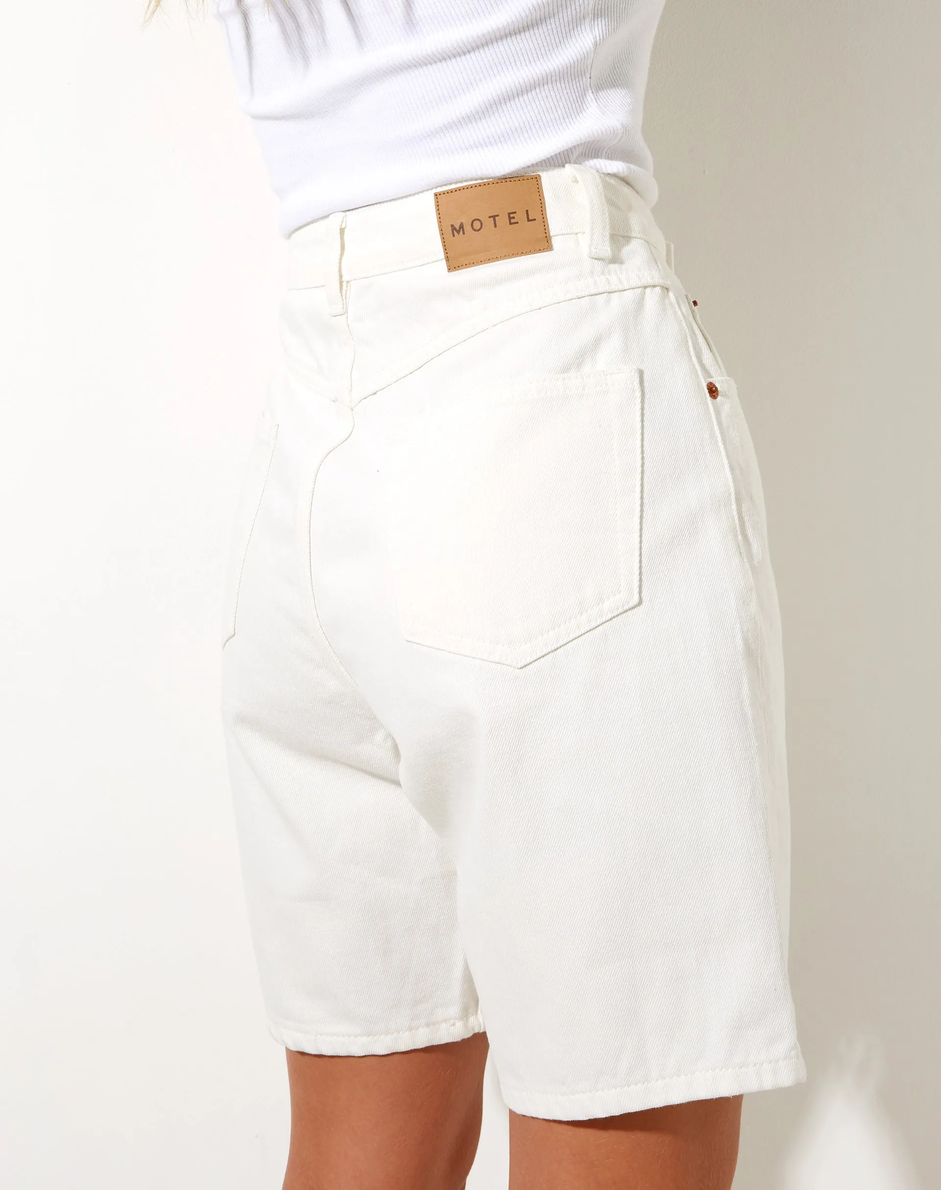 Dad Denim Shorts in White Wash