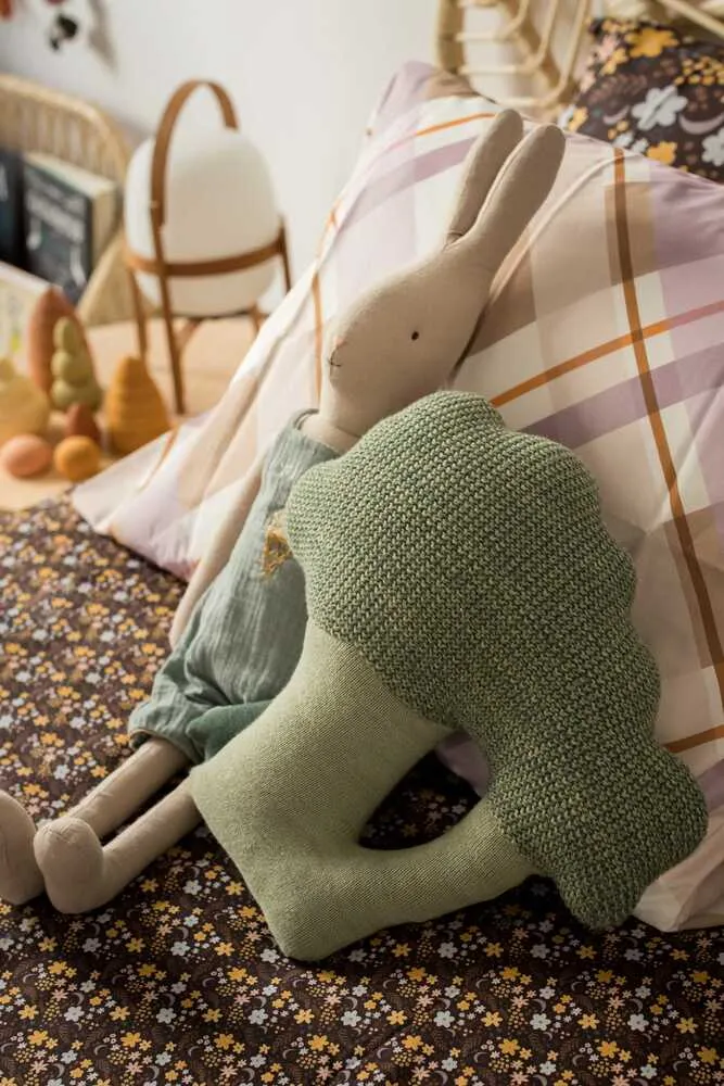 KNITTED CUSHION BRUCY THE BROCCOLI