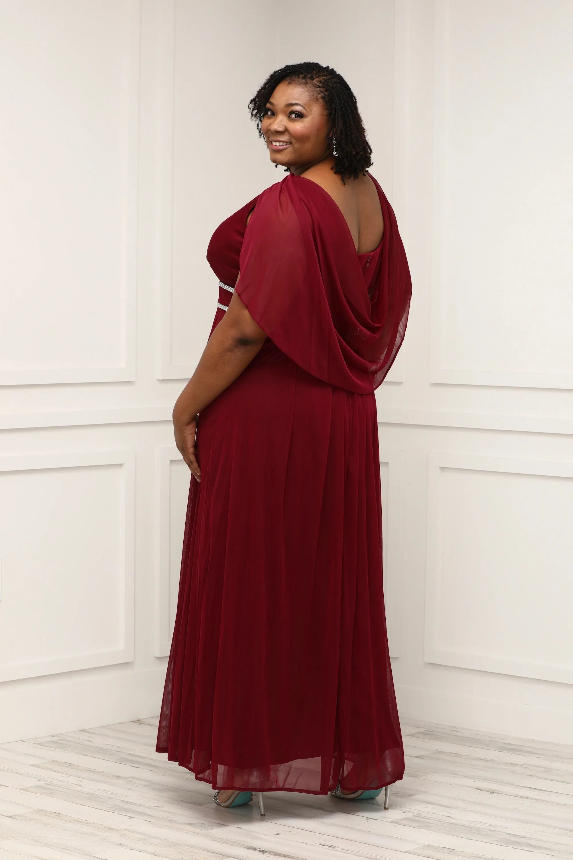 Plus Size Women's Pleated Skirt Dress with Chiffon Draped Sleeves