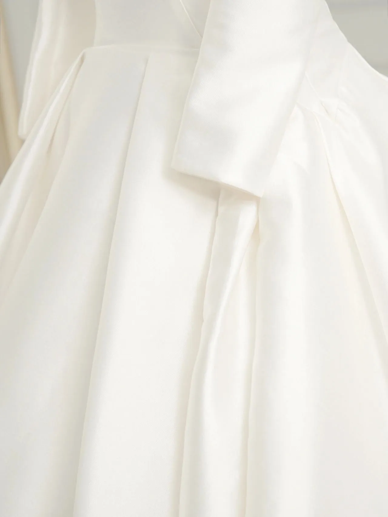 Simple  Ball Gown Silk Wedding Dress with Sleeves