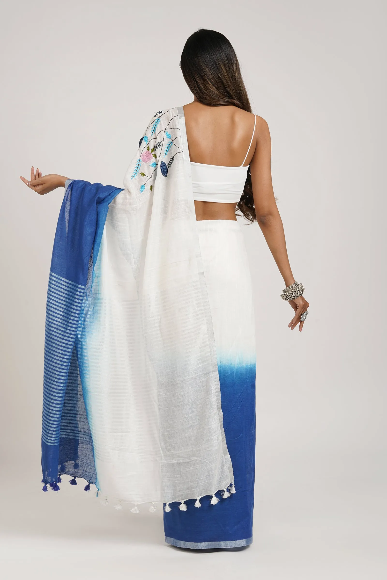 Teejh Floral Wave Blue and White Linen Saree with Blouse Piece