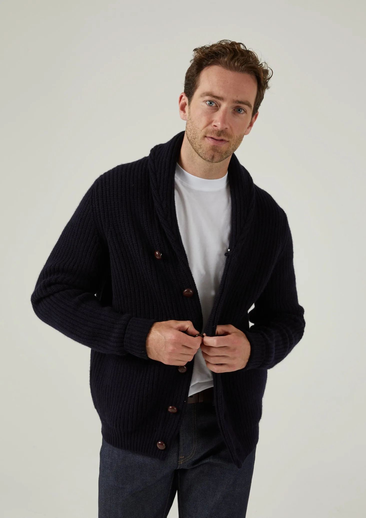 Usworth Men's Shawl Collar Lambswool Jumper In Navy - Regular Fit